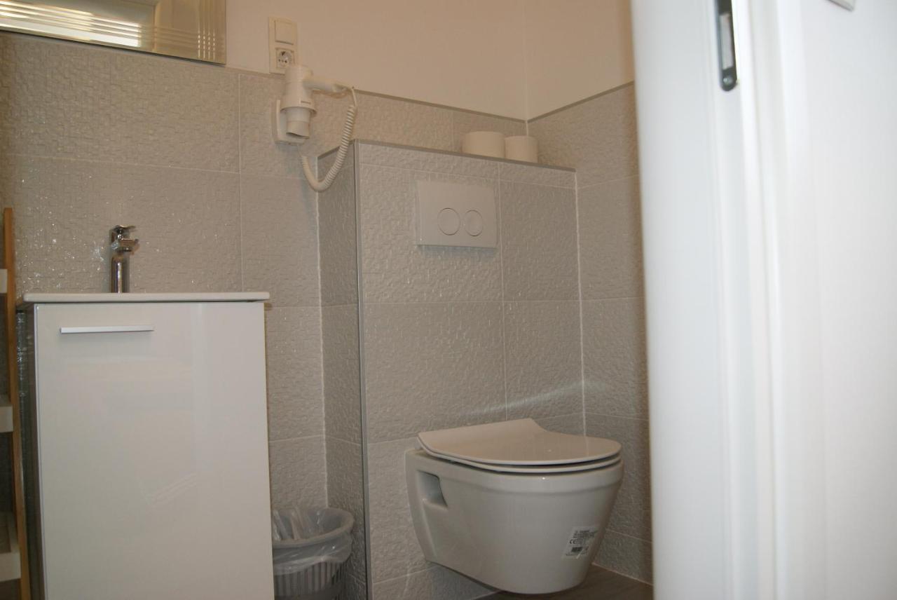 Rooms Magdalena Krk Krk Town Esterno foto